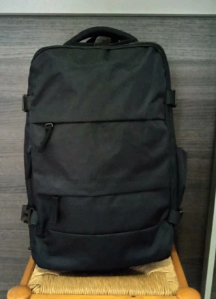 Mochila negra urbana 25L – Impermeable y ligera para uso diario, état: Très bon état, 24,00 €, 25,90 € Protection acheteurs incluse