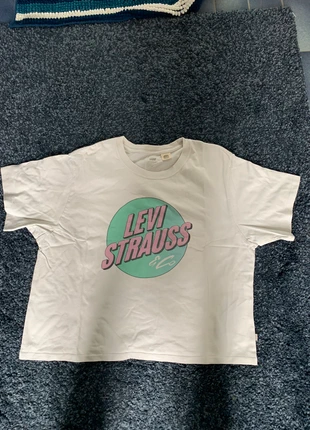 t shirt lévis strauss oversize , marca: Levi's, estado: Muy bueno, tamaño: S / 36 / 8, 5,00 €, 5,95 € Protección al comprador incluida