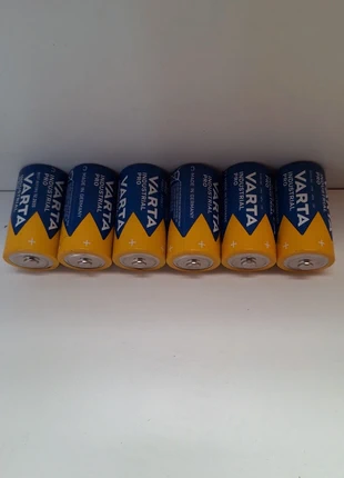 Piles varta LR14 1,5v neuves, brand: VARTA, condizioni: Nuovo con cartellino, €3.50, €4.38 include la Protezione acquisti