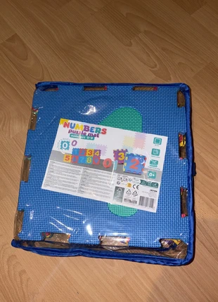 Tapis puzzle, marque: Action, état: Très bon état, 3,00 €, 3,85 € Protection acheteurs incluse