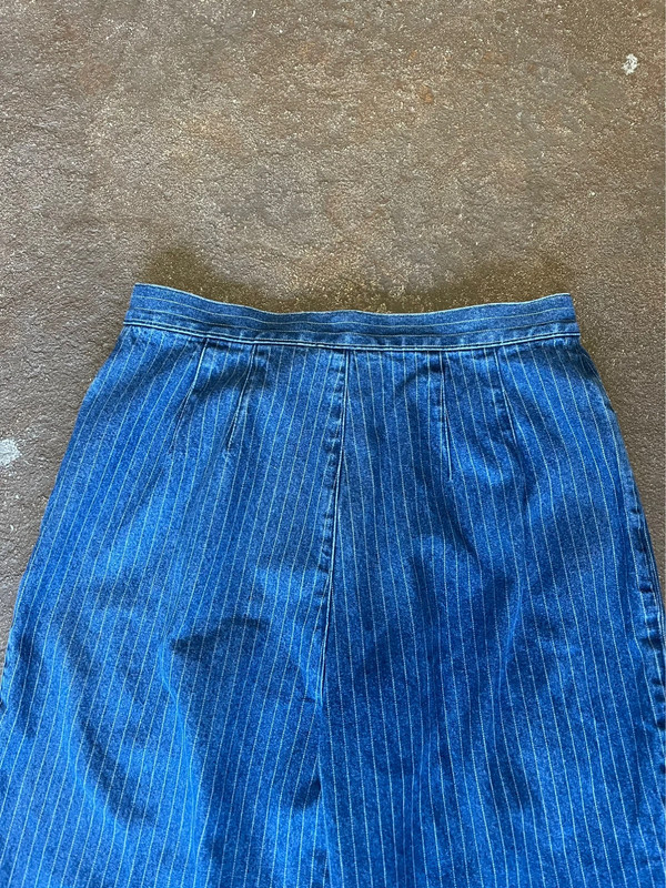 Vintage Liz Claiborne pin stripe jeans 30” waist 5