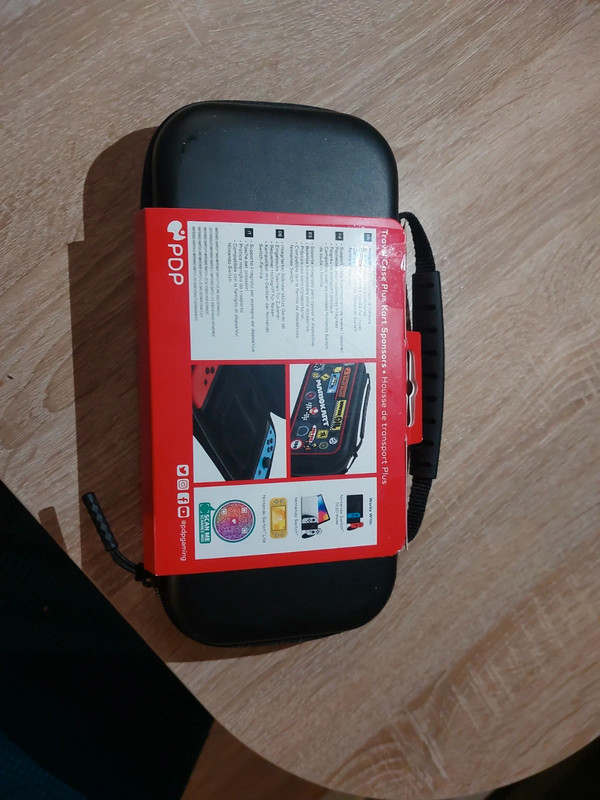 Je vends une pochette pour nintendo switch originale 2