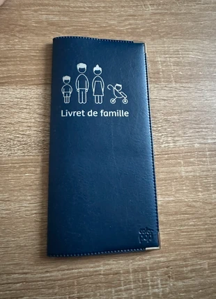 Protège livret de famille, marque: color pop, état: Neuf sans étiquette, 4,00 €, 4,90 € Protection acheteurs incluse