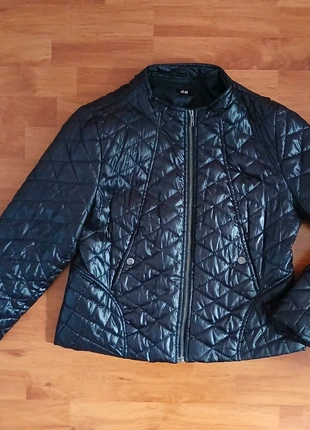 Manteau veste noir matelassé femme taille 46 comme neuf, marque: H&M, état: Très bon état, taille: XXXL / 46 / 18, 6,00 €, 7,00 € Protection acheteurs incluse