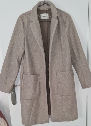 Abrigo, brand: Pull & Bear, condizioni: Ottime, taglia: S / IT 40 / EU 36, €6.50, €7.53 include la Protezione acquisti