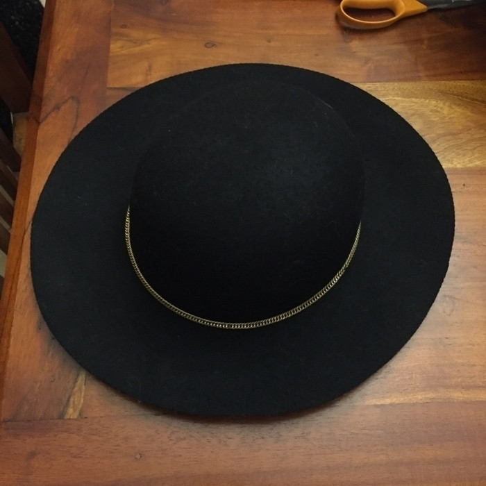 Chapeau noir chic 1