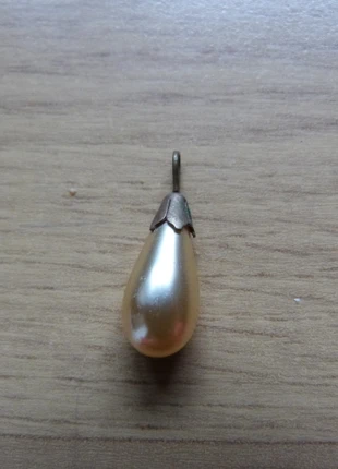 Pendentif perle goutte, condition: Good, €1.00, €1.75 includes Buyer Protection