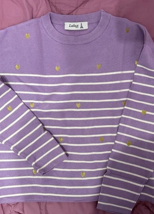 Maglioncino lilla girocollo con dettagli bianchi – taglia unica, brand: Maglione, condizioni: Nuovo senza cartellino, taglia: Taglia unica, €6.00, €7.00 include la Protezione acquisti