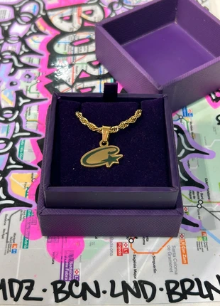 Colgante Corteiz, marque: Corteiz x Central Cee, état: Neuf avec étiquette, 15,00 €, 16,45 € Protection acheteurs incluse