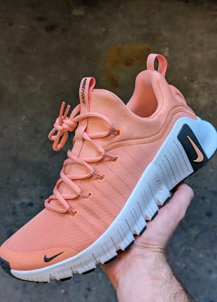 Nike Free Metcon 6 Apricot - FJ7127-800 - Size 42, marca: Nike, estado: Novo com etiquetas, tamanho: 42, €59.99, €63.69 inclui Proteção do Comprador Pro