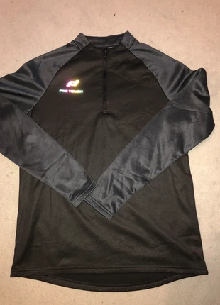 Haut de sport speedlite pro touch, marque: Pro Touch, état: Très bon état, taille: M, 8,00 €, 9,10 € Protection acheteurs incluse