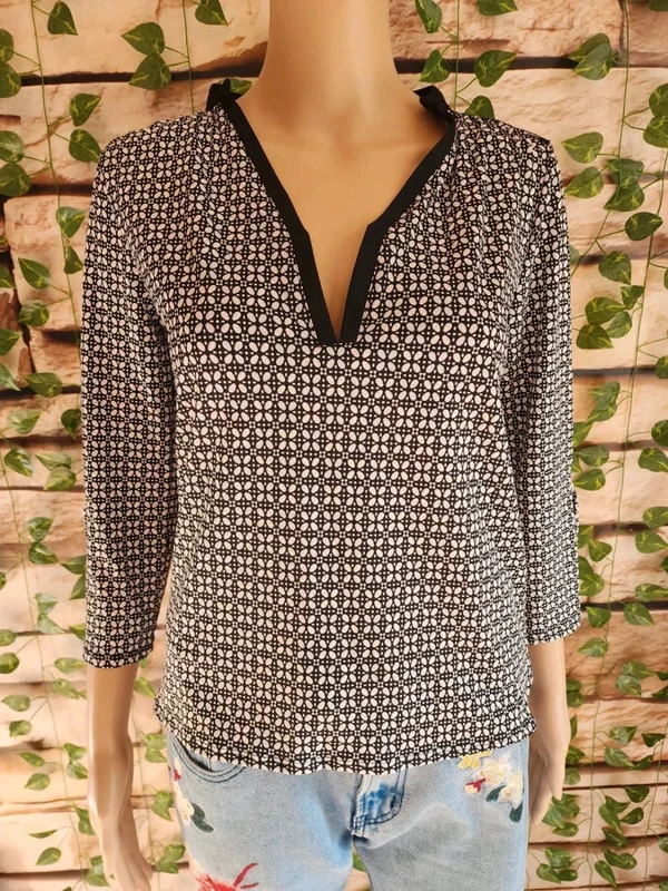 🌸🌸Blouse Dentelle arriere Taille 36 - photo numéro 2