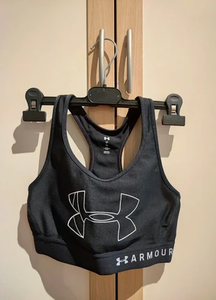 Top sportivo nero Under Armour taglia S, marque: Under Armour, état: Très bon état, taille: S, 8,00 €, 9,10 € Protection acheteurs incluse