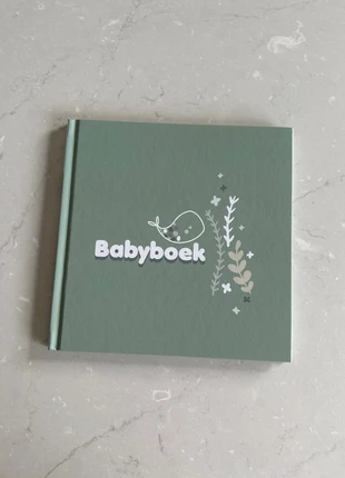 Babyboek met alle herinneringen van je baby’s 1e jaar, brand: Babydump, condizioni: Nuovo senza cartellino, taglia: 24-36 mesi / 92 cm, €1.50, €2.28 include la Protezione acquisti