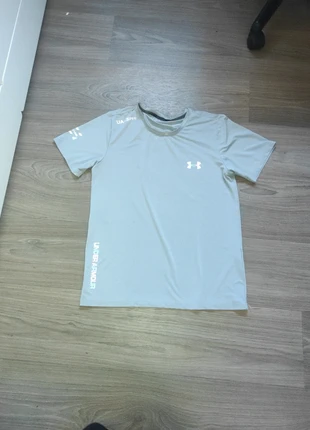 T-shirt Under armour homme taille M, brand: Under Armour, condizioni: Nuovo senza cartellino, taglia: M, €17.00, €18.55 include la Protezione acquisti
