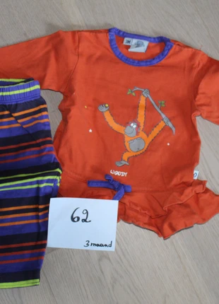 Woody pyjama, merk: Woody, staat: Heel goed, maat: 3-6 maanden / 62 cm, € 8,00, € 9,10 inclusief Kopersbescherming