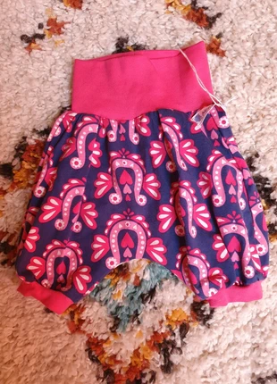 Sarouel bébé , marke: Fait Main, zustand: Neu, mit Etikett, größe: 6-9 Monate / 68, 5,00 €, 5,95 € inklusive Vinted-Käuferschutz