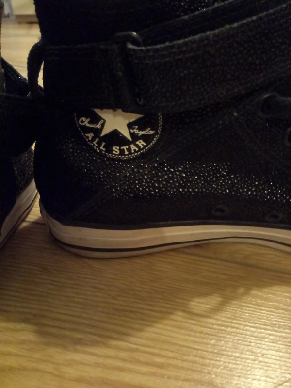 Converses montantes cuir brillant noir - Vinted Converses montantes cuir brillant noir - Vinted