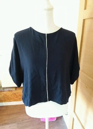 Superbe blouse courte bleue foncée en crepe super original manche chauve souris Zara, brand: Zara, condition: Very good, size: S / 36 / 8, €4.00, €4.90 includes Buyer Protection