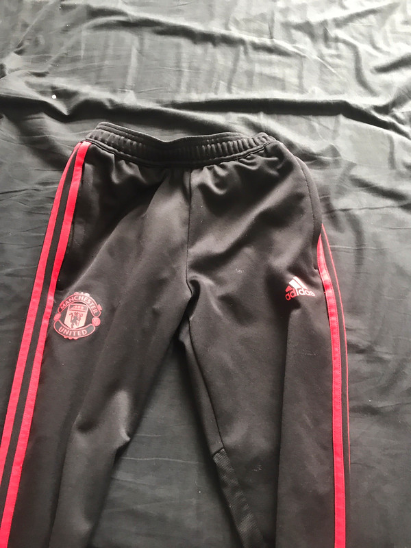 Jogging adidas 2025 noir et rouge