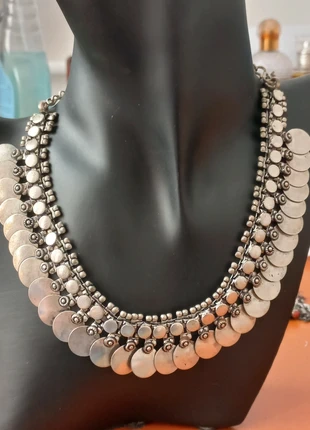 Superbe plastron alliage assez lourd, merk: queen Elizabeth the second, staat: Heel goed, € 39,00, € 41,65 inclusief Kopersbescherming