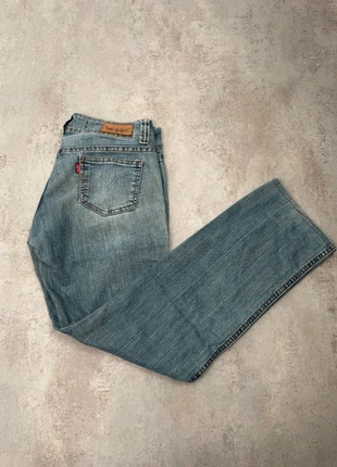 Jean Levi’s eve straight Femme Blue vintage – Taille 36, brand: Levi's, condizioni: Ottime, taglia: S / IT 40 / EU 36, €21.00, €22.75 include la Protezione acquisti