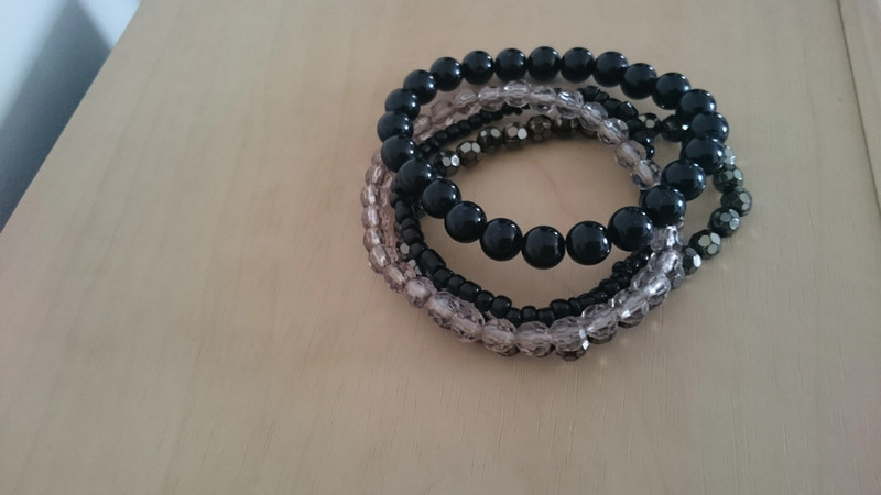 Lot de 4 bracelets perles  2