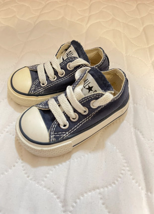 Converse all online in one baby