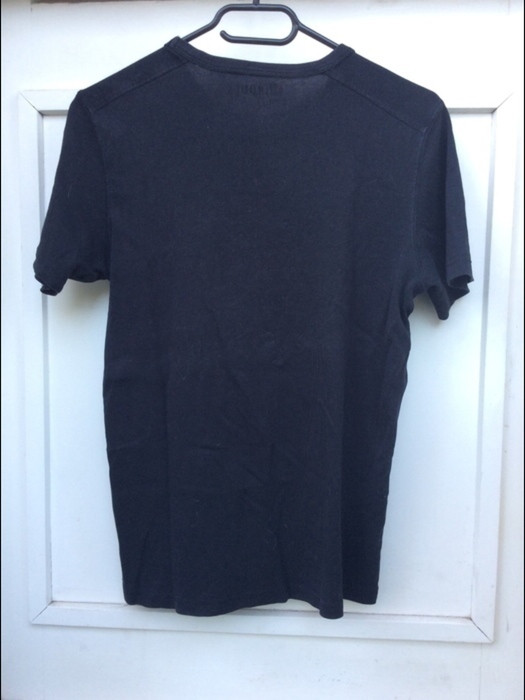 T-shirt noir basique  2