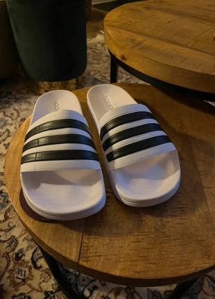 Adidas Adilette slipper 44 1/2, marque: adidas, état: Neuf sans étiquette, taille: 44,5, 20,95 €, 22,70 € Protection acheteurs incluse