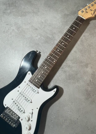 Guitare électrique Eagleton noir Enfant Très bon état, marca: Eagleton, estado: Muy bueno, tamaño: 18-24 meses / 86 cm, 45,00 €, 47,95 € Protección al comprador incluida