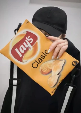 Sacs en coton style sachet de chips Lay's avec logo jaune, marque: Nike, état: Neuf avec étiquette, 30,00 €, 32,20 € Protection acheteurs incluse