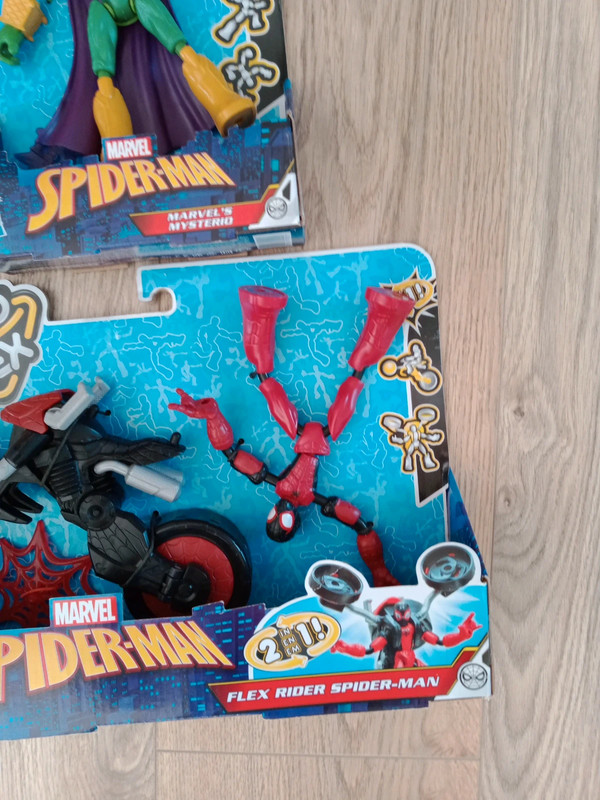 Spider-Man Bend et Flex avec des motos
