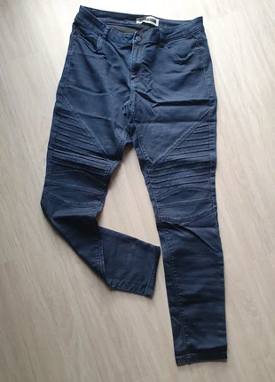 jean slim , marke: Noisy May, zustand: Sehr gut, größe: XL / 42 / 14, 10,00 €, 11,20 € inklusive Vinted-Käuferschutz