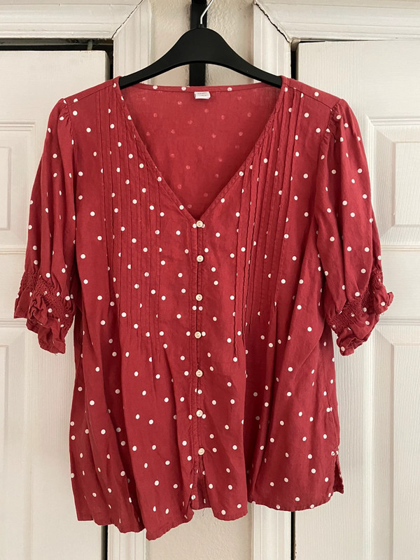 Medium, red polka dot, puffy sleeve shirt 1