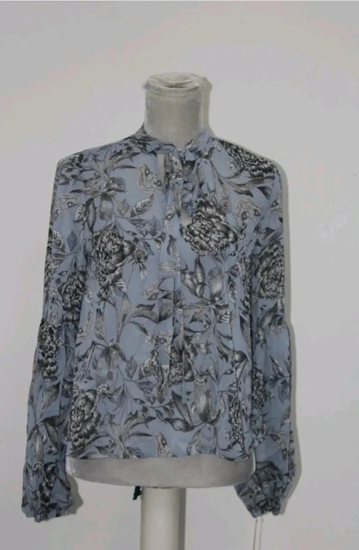 Women’s long sleeve floral blouse 2