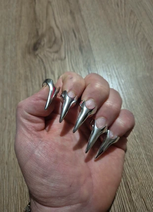 5 griffes punk argenté, brand: Punk, condizioni: Ottime, taglia: Regolabile, €5.00, €5.95 include la Protezione acquisti