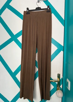 Pantalon épais couleur marron., marque: Apt. 9, état: Très bon état, taille: M / 38 / 10, 2,00 €, 2,80 € Protection acheteurs incluse