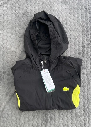Veste coupe vent Lacoste jaune et noir fluo neuf avec étiquette taille XS, marke: Lacoste, zustand: Neu, mit Etikett, größe: XS, 44,00 €, 46,90 € inklusive Vinted-Käuferschutz
