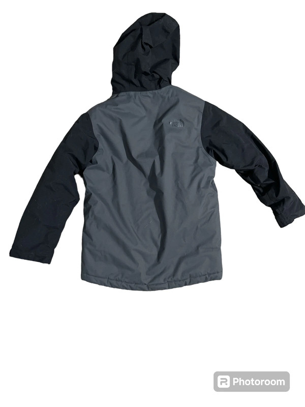 The North Face Black and Grey Winter Jacket for Kids 2