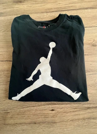 T-shirt Jordan Noir Taille M, marke: Jordan, zustand: Sehr gut, größe: M, 9,00 €, 10,15 € inklusive Vinted-Käuferschutz
