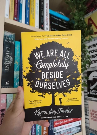 We are all completely beside ourselves - Karen Joy Fowler, staat: Heel goed, € 3,00, € 3,85 inclusief Kopersbescherming