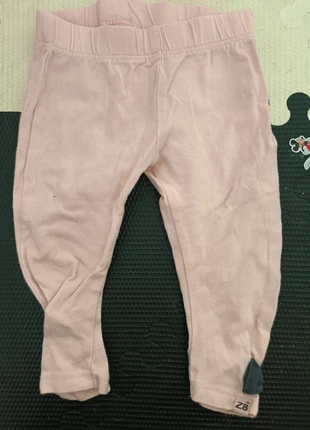 Broekje , staat: Goed, maat: 6-9 maanden / 68 cm, € 1,00, € 1,75 inclusief Kopersbescherming