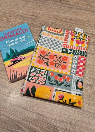 Pochette matelassée livre de poche, marca: Fait Main, estado: Nuevo sin etiquetas, 12,00 €, 13,30 € Protección al comprador incluida