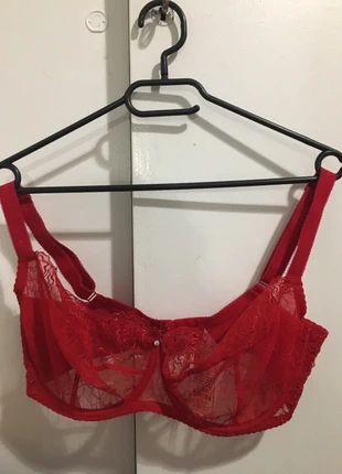 Soutien-gorge avec dentelle, marque: Gorteks, état: Neuf avec étiquette, taille: 95G, 22,00 €, 23,80 € Protection acheteurs incluse