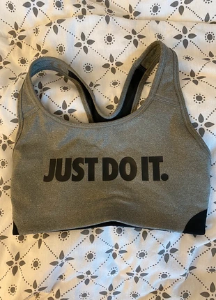 brassière sport Nike dri-fit XS grise, brand: Nike, condition: Very good, size: XS, €2.00, €2.80 includes Buyer Protection