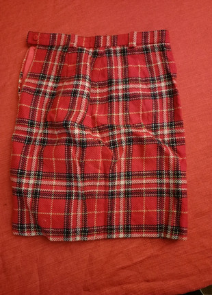 Jupe courte rouge carreaux écossais 