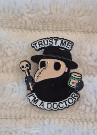 Plaque doctor pin, staat: Goed, € 2,50, € 3,33 inclusief Kopersbescherming