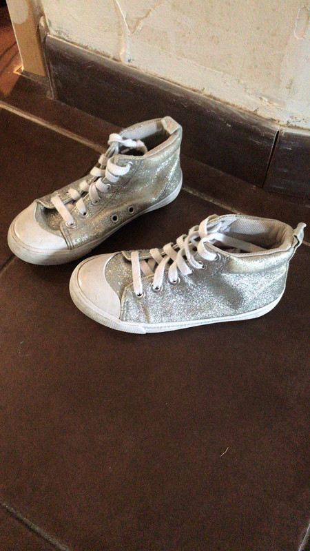 Converse fille taille 28 Vinted