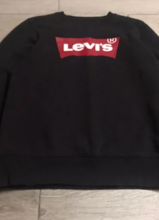 Sudadera Levi’s negra con logo rojo – original y en excelente estado, marque: Levi's, état: Très bon état, taille: XS / 34 / 6, 12,99 €, 14,34 € Protection acheteurs incluse